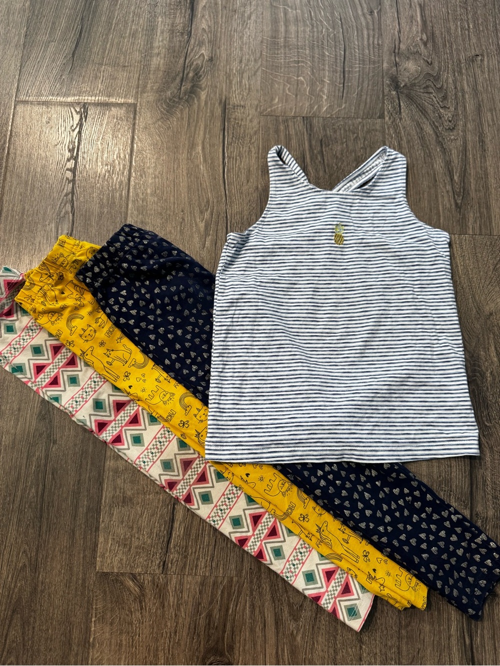 Striped Sleeveless Tank Top with Pineapple Crest and 3 leggings all size 8 girls